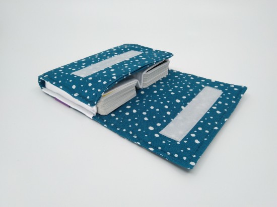 Bild von Spielkartenetui Petrol mit Punkten